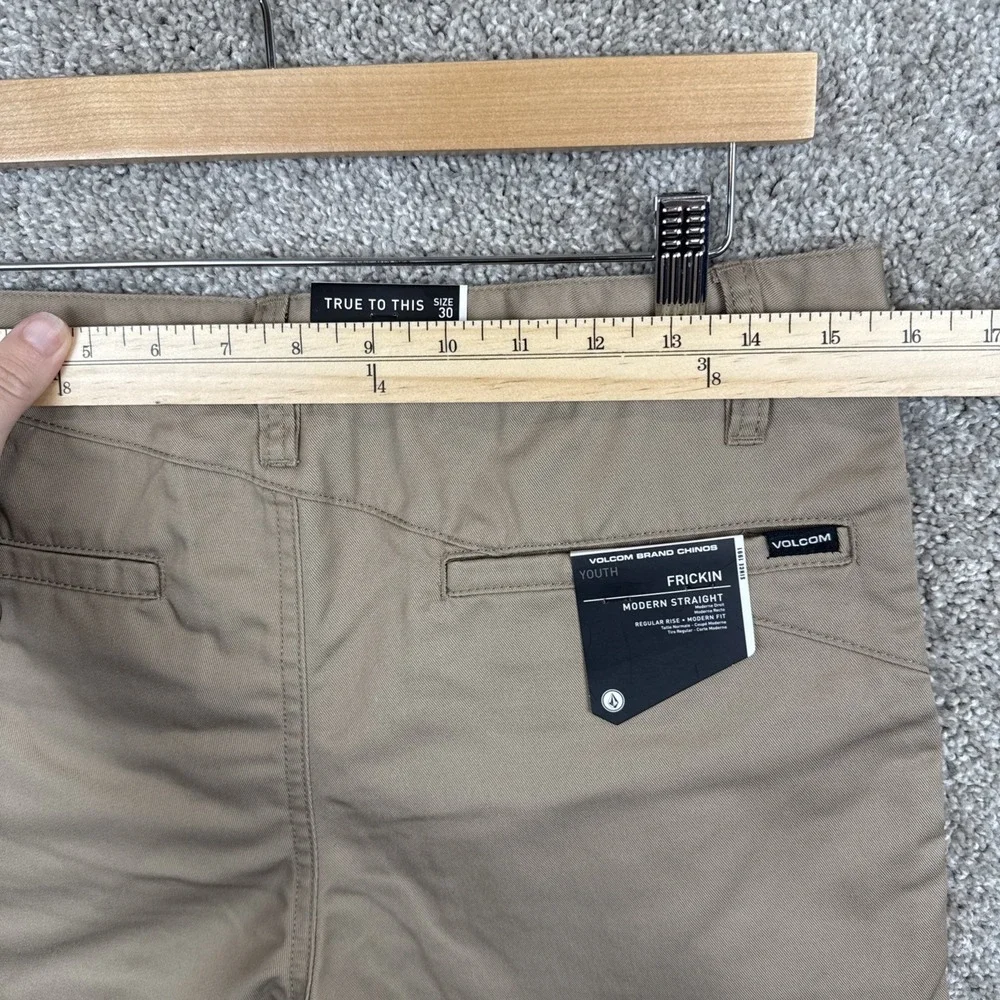 Volcom Youth Frickin‎ Chino Shorts Modern Fit Khaki Size 30 NEW